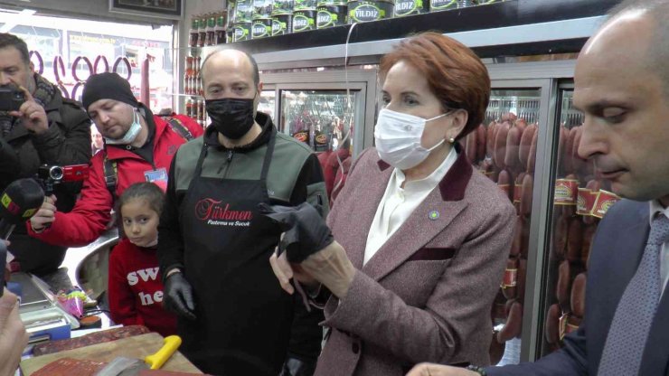 Meral Akşener, Kayseri’de pastırma doğradı