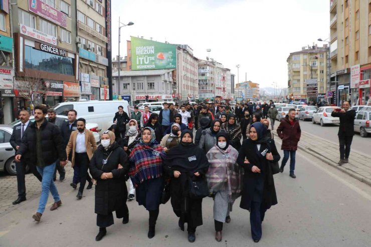 Alperenler “kaza değil suikast” yazılı pankart açtı