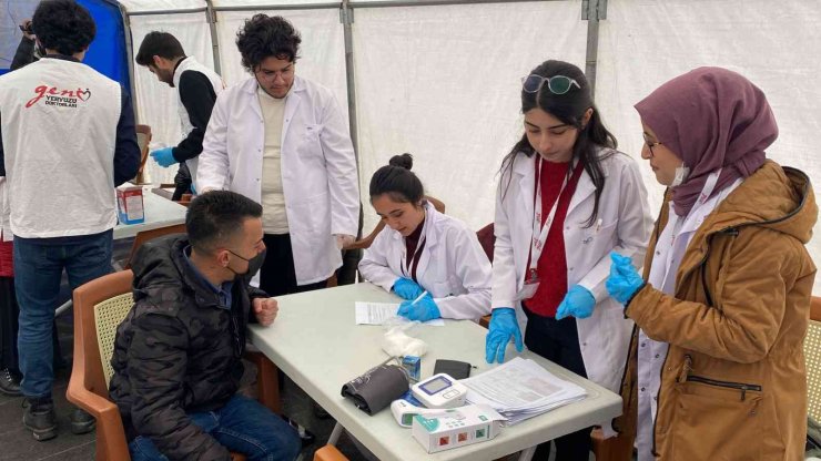 Tıp öğrencileri Niğde’de sağlık taraması yaptı