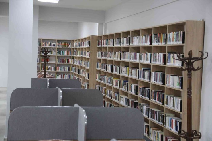 Büyükkılıç’tan ’Kütüphaneler Haftası’nda’ kütüphane hediyesi