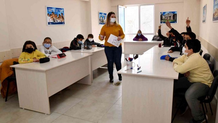 Matematik kursuna çocuklardan yoğun ilgi
