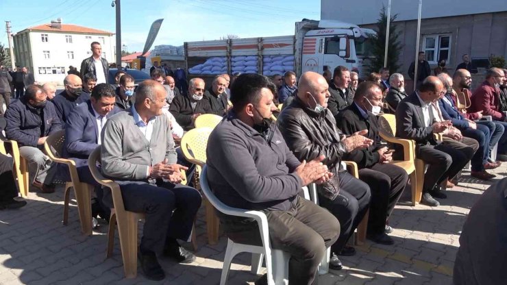 Devlet desteği çiftçinin yüzünü güldürdü, yüzde 75 hibeyle 500 ton tohum dağıtıldı