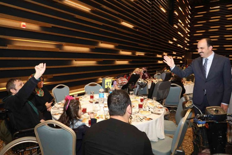 Başkan Altay: “Birbirimize koşulsuz destek olduktan sonra aşılamayacak engel yoktur”