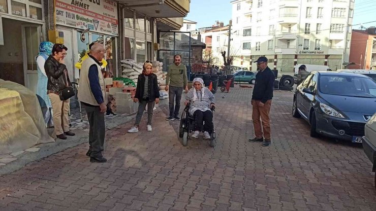 Hayalini kurduğu akülü tekerlekli sandalyesine kavuştu