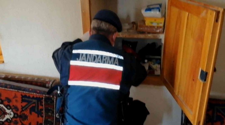 Sigara paketleri içinden uyuşturucu hap çıktı