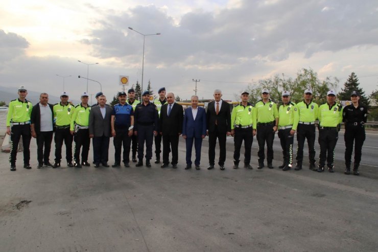 Akşehir’de bayram şekerli trafik denetimi