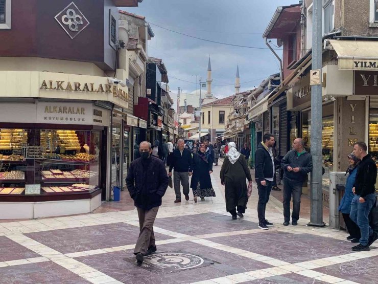 Kuyumcularda düğün sezonu hareketliliği başladı