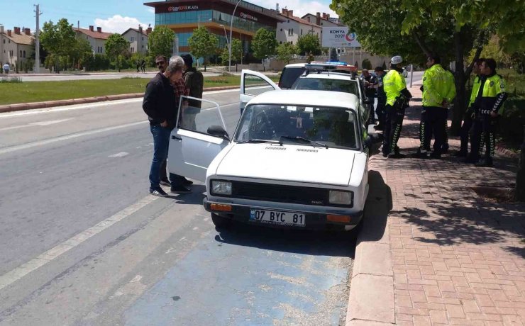 Çalıntı otomobille kaçan üniversiteli 100 kilometre sonra polise yakalandı