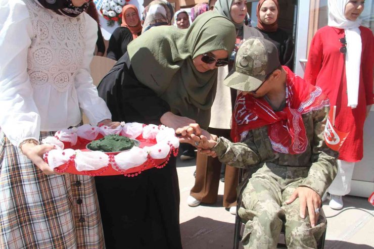 Özel öğrenci kınalı kuzuların temsili askerlik coşkusu