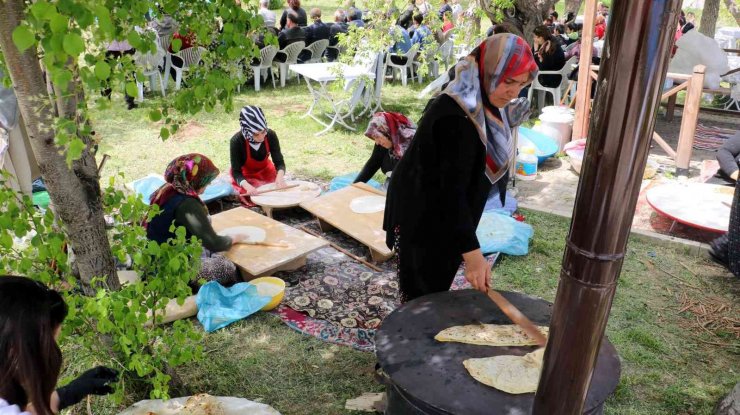 Asırlık geleneği böyle yaşattılar, hem izlemeye hem tadına doyulmadı