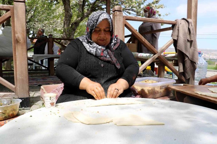 Asırlık geleneği böyle yaşattılar, hem izlemeye hem tadına doyulmadı