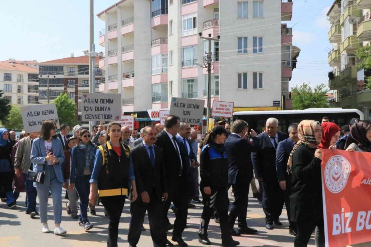 Aile Haftası’nda “Biz büyük bir aileyiz” yürüyüşü