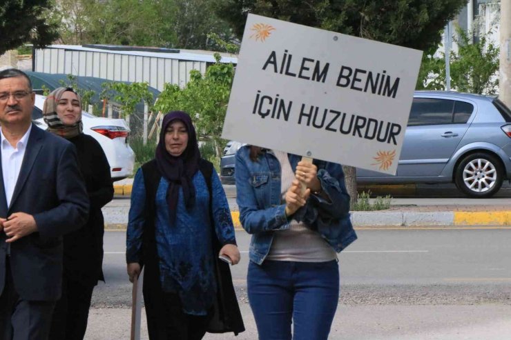 Aile Haftası’nda “Biz büyük bir aileyiz” yürüyüşü