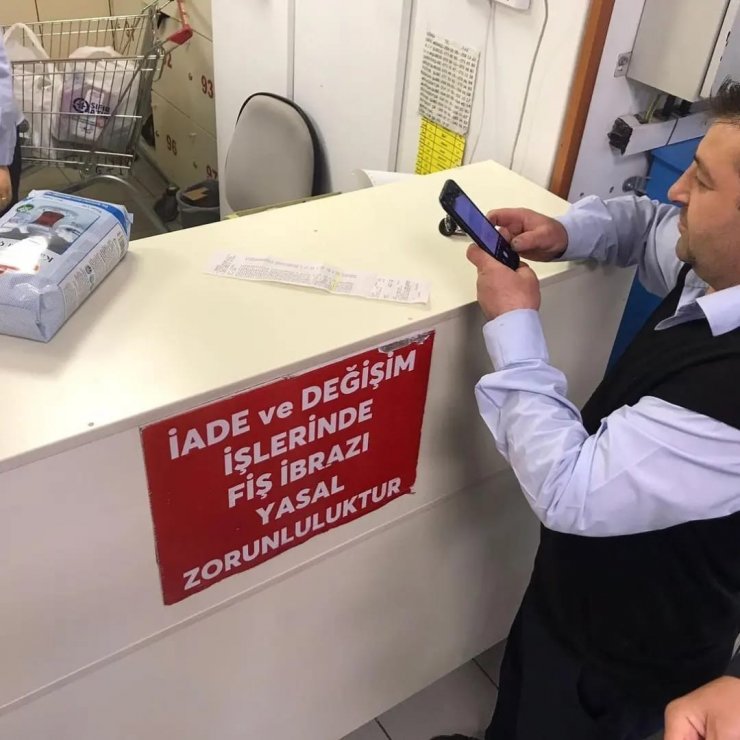 Zammı fırsat bilip çayları satıştan çeken süper markete ceza kesildi