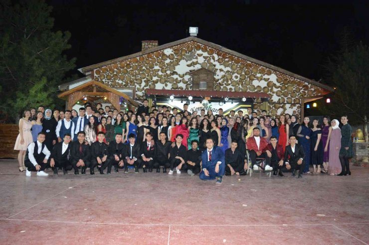 Pandemi bitti mezuniyet coşkusu başladı