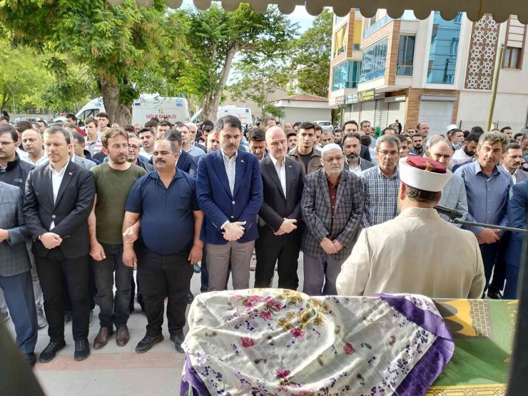 Otobüs kazasında hayatını kaybeden üniversite öğrencisine acı veda