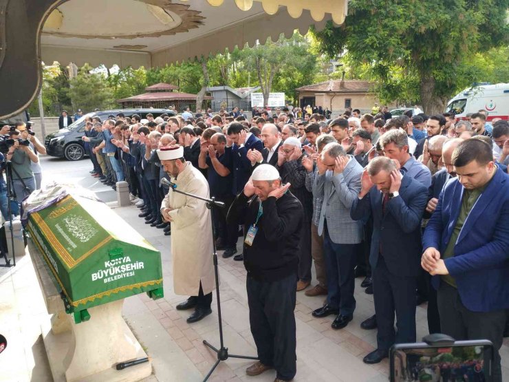 Otobüs kazasında hayatını kaybeden üniversite öğrencisine acı veda