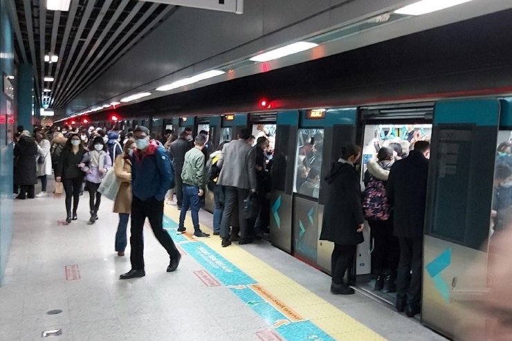 Bakan Karaismailoğlu: “İstanbullular Marmaray’ı sevdi, 700 milyon kişi Marmaray ile seyahat etti”