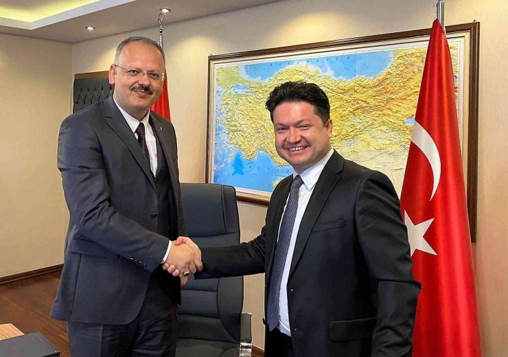 100 MWe enerji üretecek Niğde Bor-2 güneş enerji santralinin sözleşmesi imzalandı
