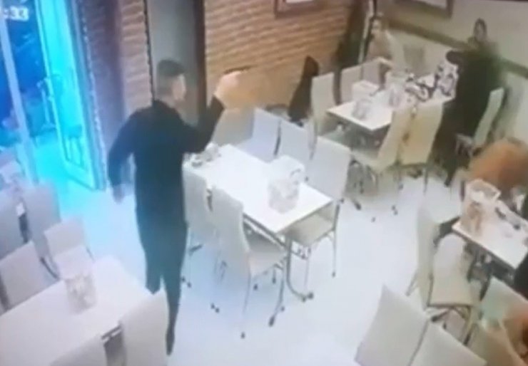 Motodrag şampiyonu patrona silahlı saldırı anı kamerada