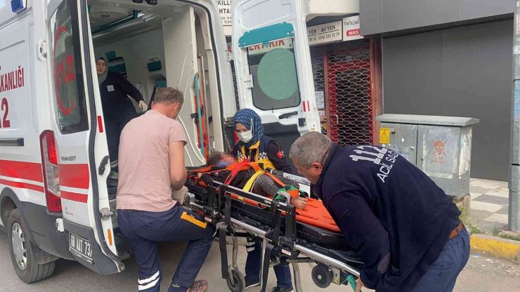 Eşini bıçakla, 2 çocuğunu da balkondan atarak öldürüp intihara teşebbüs etti