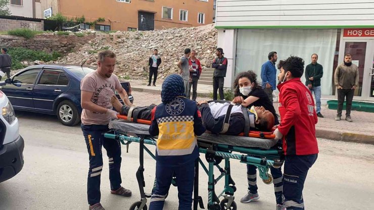 Eşini bıçakla, 2 çocuğunu da balkondan atarak öldürüp intihara teşebbüs etti