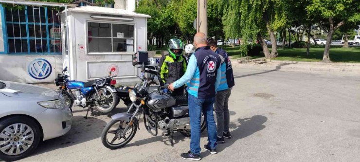 Konya polisinden motosiklet denetimi