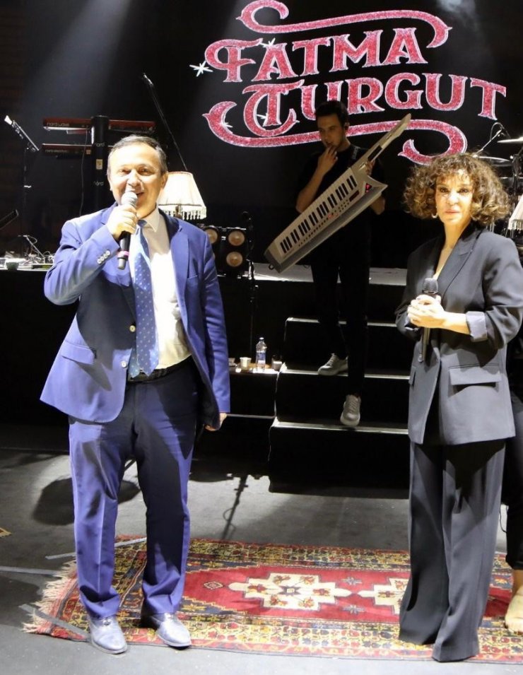 Fatma Turgut üniversitelilerle buluştu