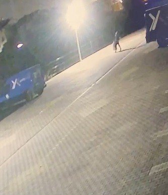 Büfeden 125 bin lira değerinde hırsızlık yapan şüpheli komşu kamerasında