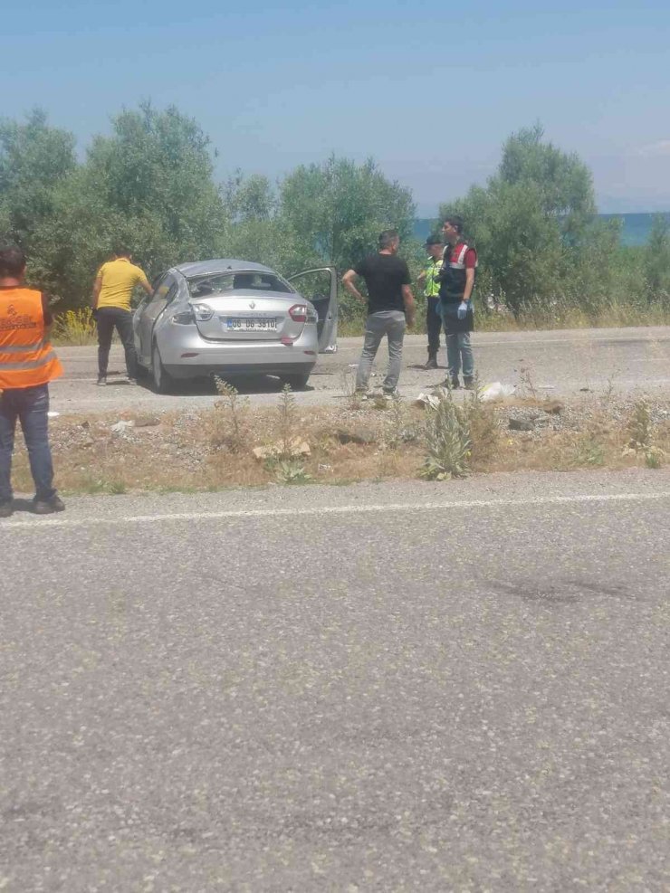 Kontrolden çıkan otomobil karşı şeride takla attı: 1 ölü