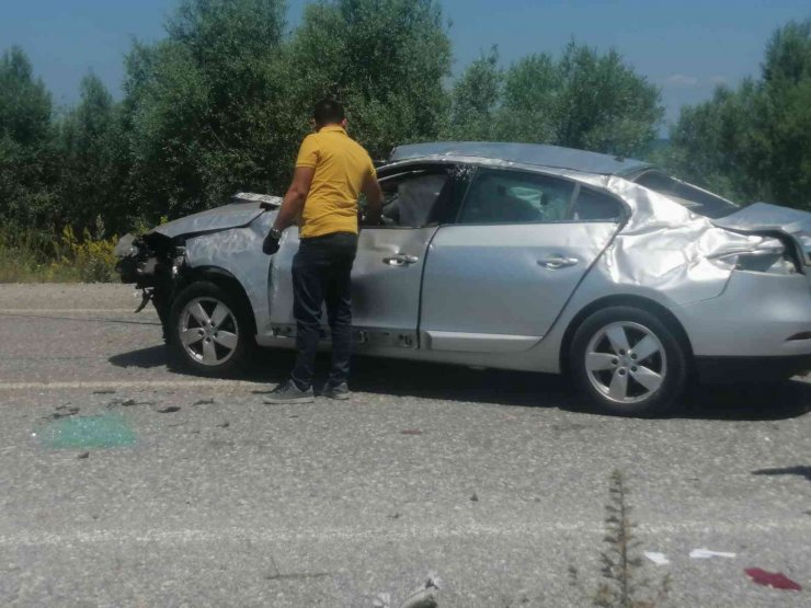 Kontrolden çıkan otomobil karşı şeride takla attı: 1 ölü