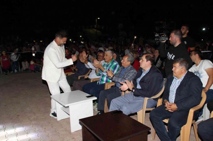 Akşehir Belediyesi Çilek Şenliğine yoğun ilgi