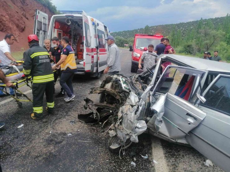Konya’da yolcu minibüsü ile otomobil çarpıştı: 6 yaralı