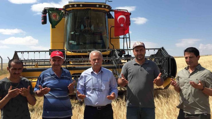 Kulu’da 2022 yılının ilk arpa hasadı başladı