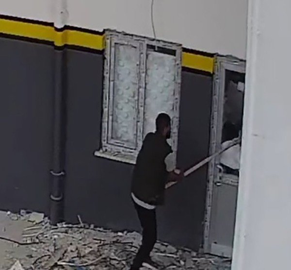 Çaldıkları 55 bin liralık kabloları satmaya çalışırken yakalandı