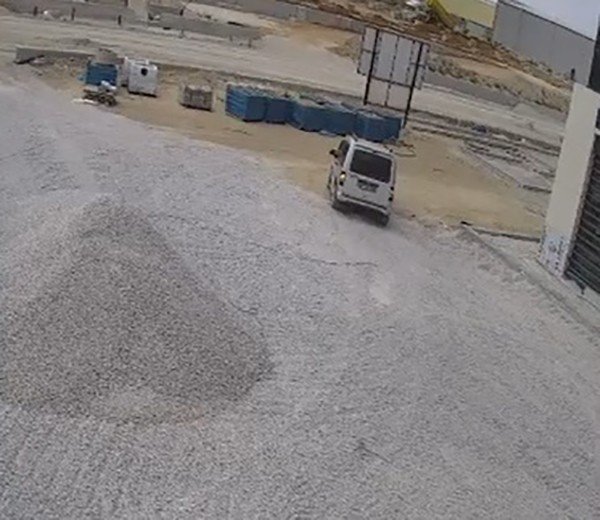 Çaldıkları 55 bin liralık kabloları satmaya çalışırken yakalandı