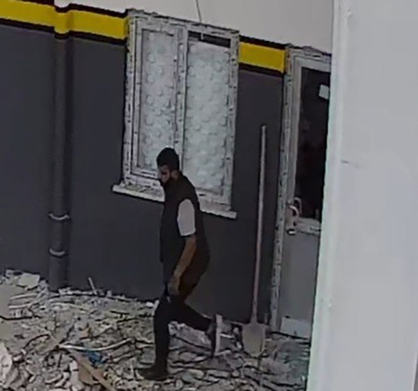 Çaldıkları 55 bin liralık kabloları satmaya çalışırken yakalandı