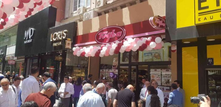 Tuğba Kuruyemiş 100. şubesini Ankara Kızılay’da hizmete açtı