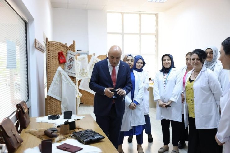 Kadınlar KEÇMEK’te üretip kazanç sağlıyor