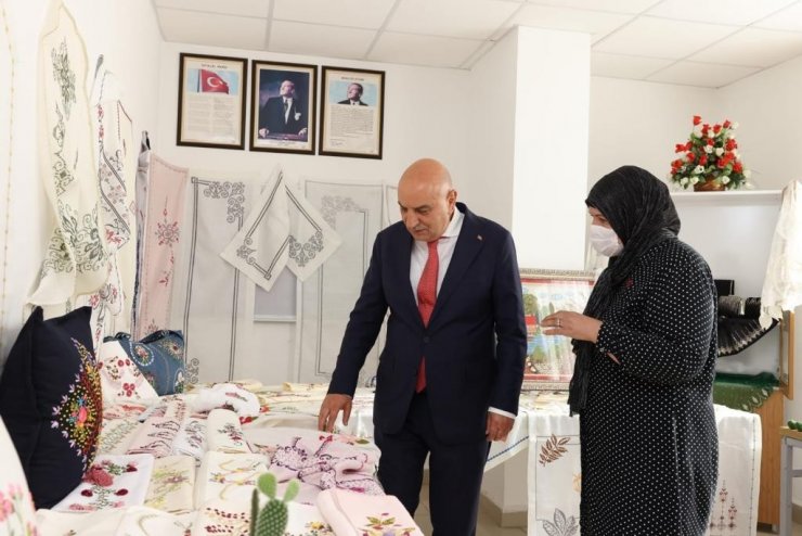 Kadınlar KEÇMEK’te üretip kazanç sağlıyor