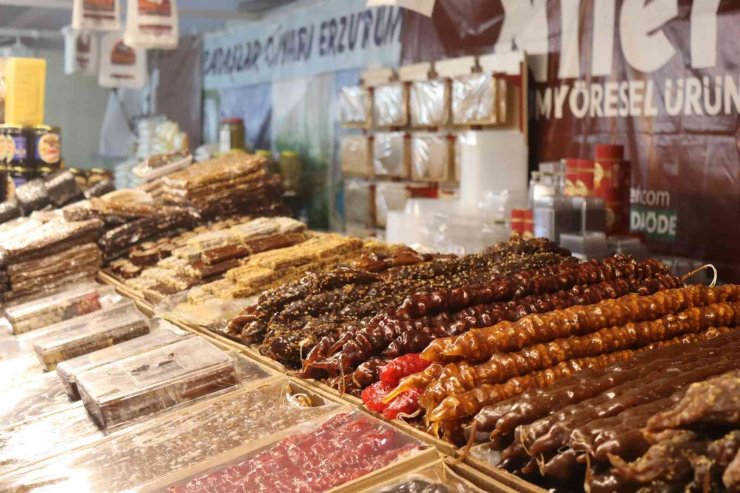 Yöresel Ürünler Fuarı kapılarını ziyaretçilerine açtı