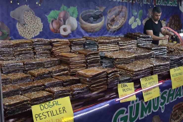 Yöresel Ürünler Fuarı kapılarını ziyaretçilerine açtı