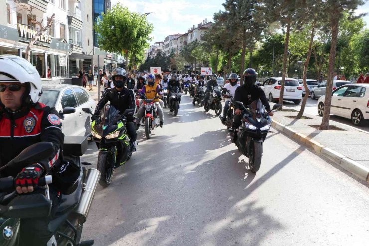 Uyuşturucuyla mücadelede farkındalık için yürüdüler