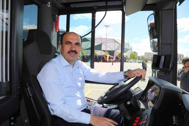 Başkan Altay: “Türkiye’nin en güzel otobüslerini şehrimize kazandırdık”