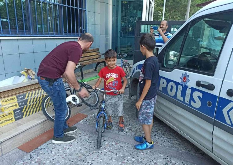 Baba ve oğullarının bisikletini çalan şüpheli yakalandı