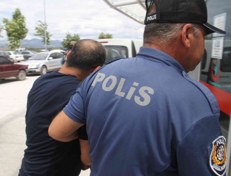 Konya’da kaçak tabanca imalathanesine baskın: 3 gözaltı