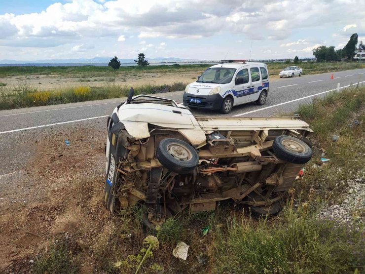 Kontrolden çıkan kamyonet devrildi: 1 yaralı