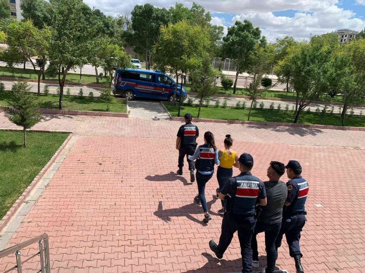 Aksaray’da uyuşturucu çetesine darbe: 12 gözaltı