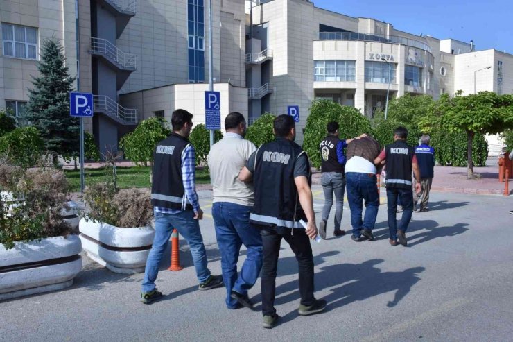 Kurban Bayramı öncesi besicilik yapan köylüyü dolandıran çete çökertildi