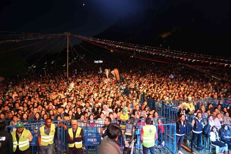Kıraç Sivrihisar’da sevenlerini coşturdu